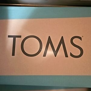 Tom’s Shoes